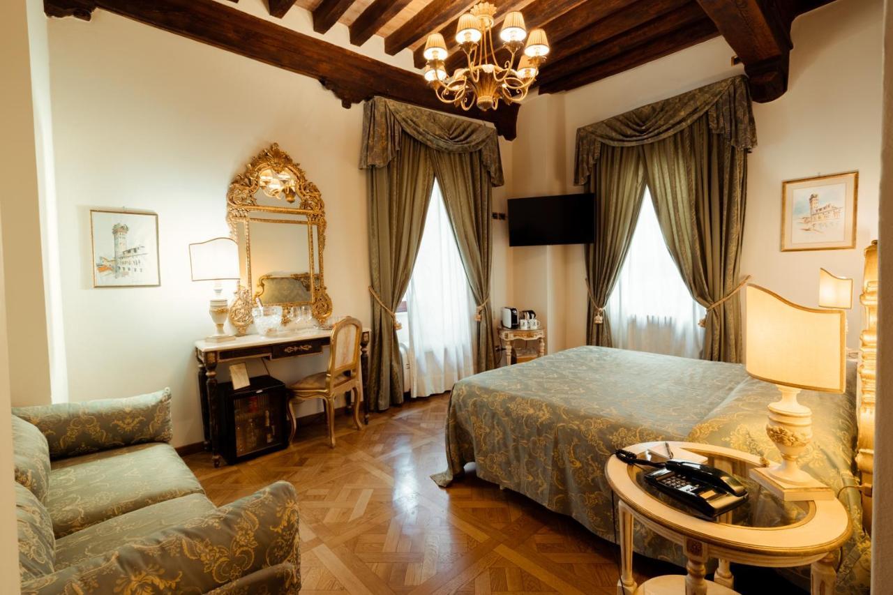 Hotel Palazzo Alexander Λούκα Εξωτερικό φωτογραφία