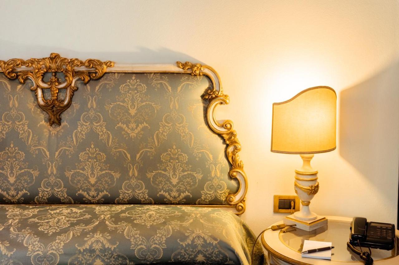 Hotel Palazzo Alexander Λούκα Εξωτερικό φωτογραφία