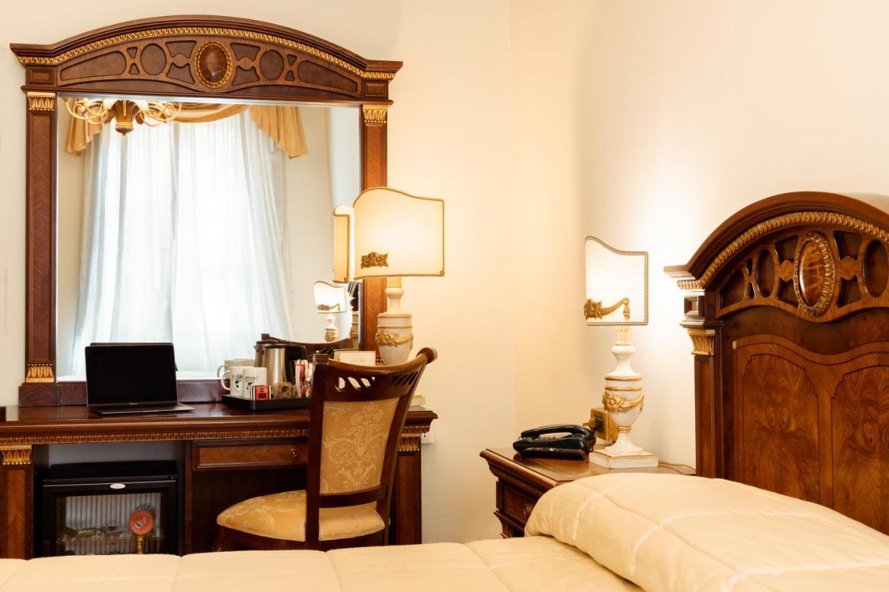 Hotel Palazzo Alexander Λούκα Εξωτερικό φωτογραφία