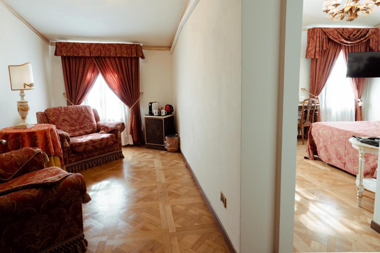 Hotel Palazzo Alexander Λούκα Εξωτερικό φωτογραφία